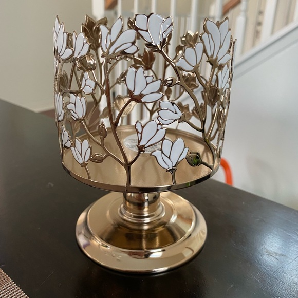 BATH AND BODY WORKS 3 WICK CANDLE HOLDER